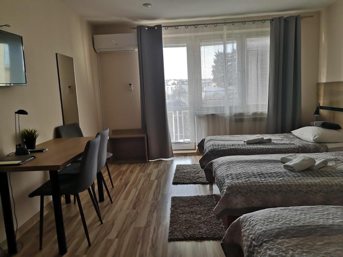 Hotel 1 Płock Esterno foto