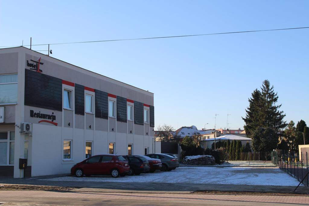 Hotel 1 Płock Esterno foto