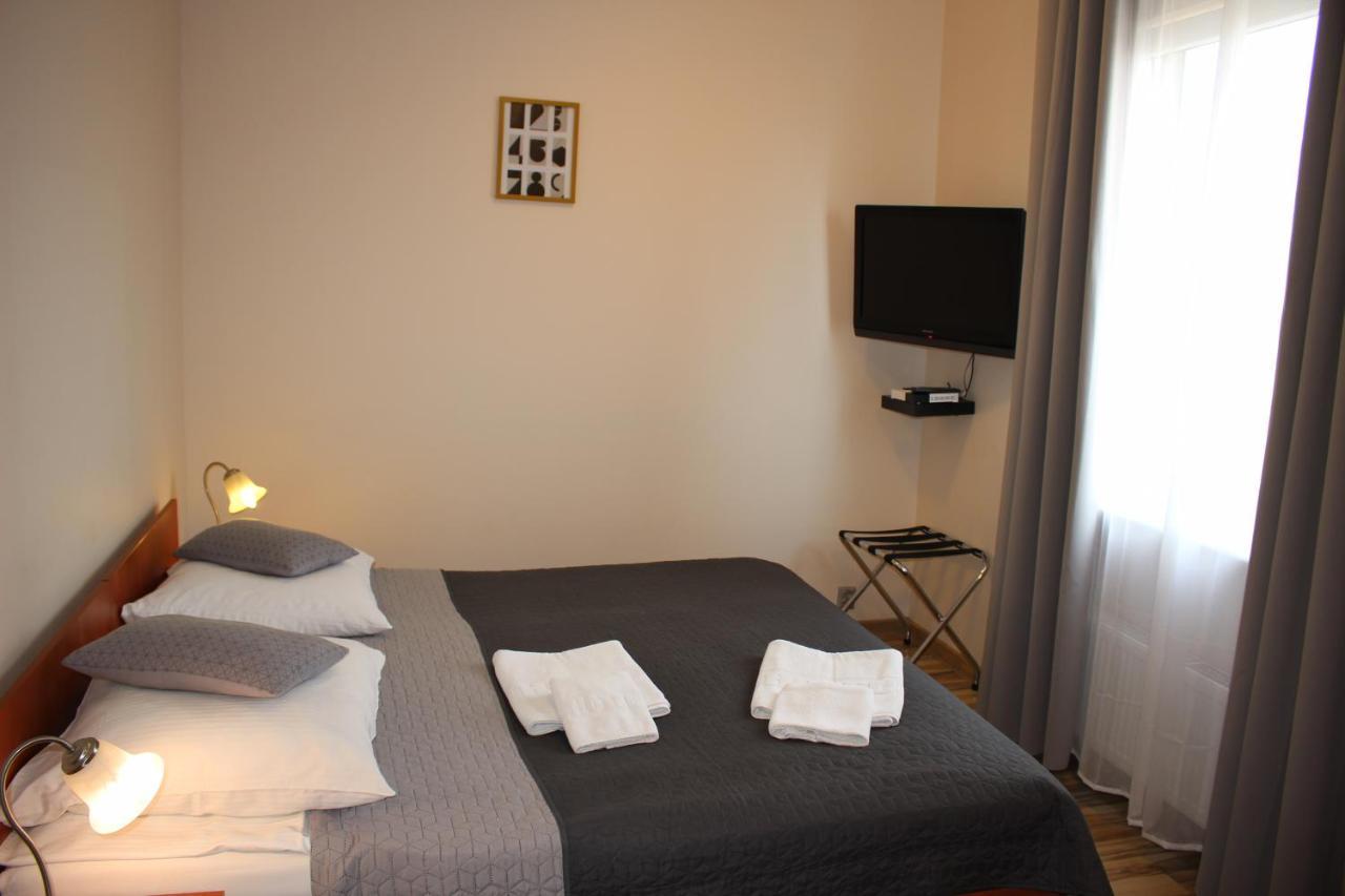 Hotel 1 Płock Esterno foto